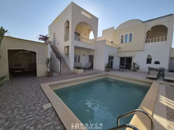 VILLA CHRISTIAN AGHIR