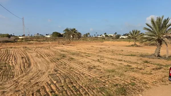 Terrain Titré avec Permis de Construire 1 944 m²